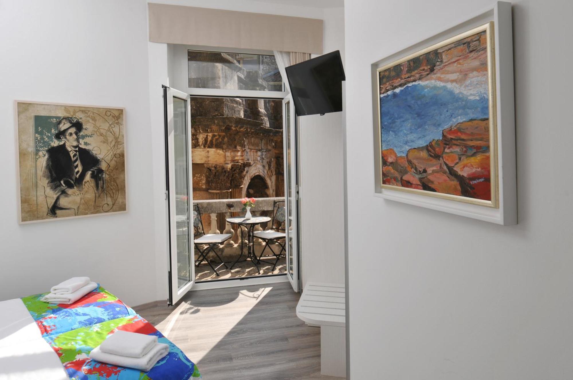 Boutique Suites Joyce プーラ 部屋 写真